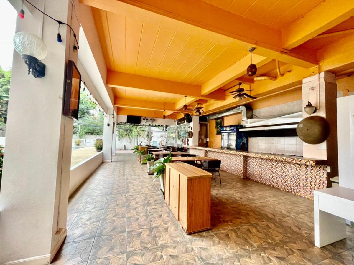 होटल Mango Lagoon Place